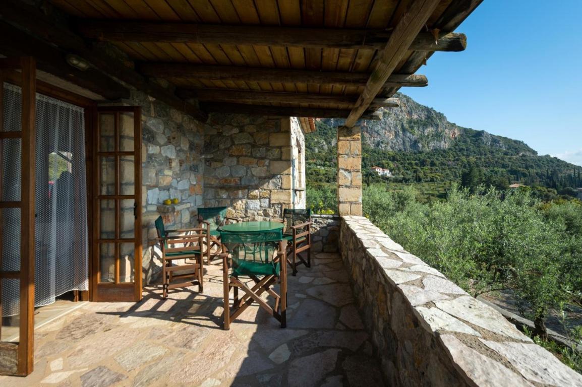 Porto Kalamitsi Stone-Built Bungalows Kardhamili Eksteriør billede